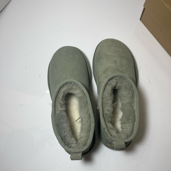 UGG Women's Classic Ultra Mini Boot *check description* - Picture 8 of 8